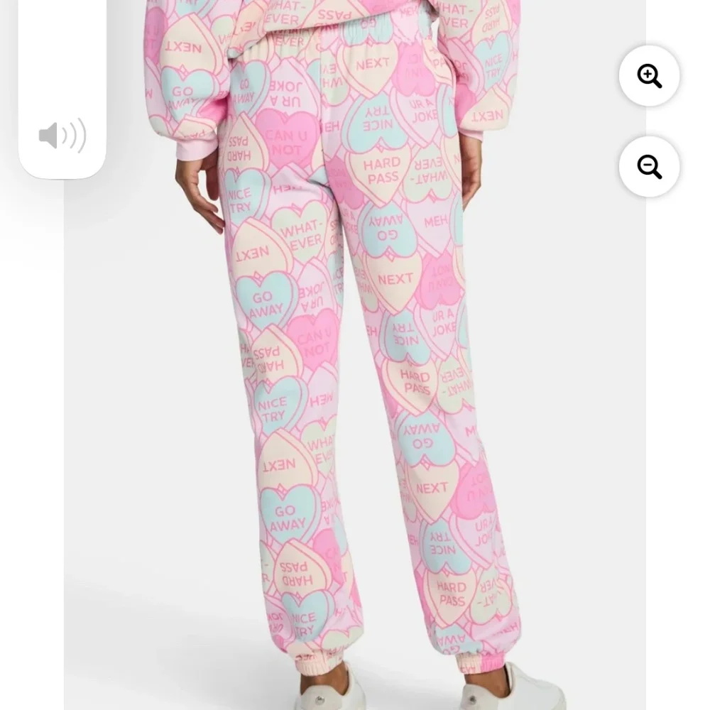Wound Up Women’s Pink Assorted Candy Heart Joggers Size Medium (8-10) NWT - Picture 2 of 4